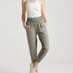 Quince Women's Olive Green Vintage Wash Tencel Utility Jogger Pants sz XL